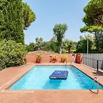 Вилла With Pool 150m From The Sea In Пунта-Ала