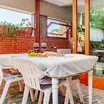Вилла With Pool 150m From The Sea In