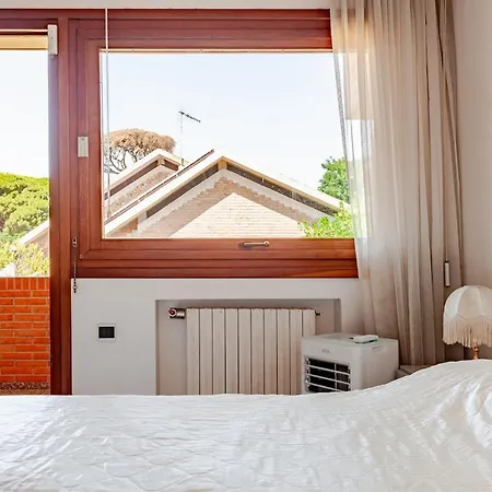 With Pool 150m From The Sea In Villa Punta Ala